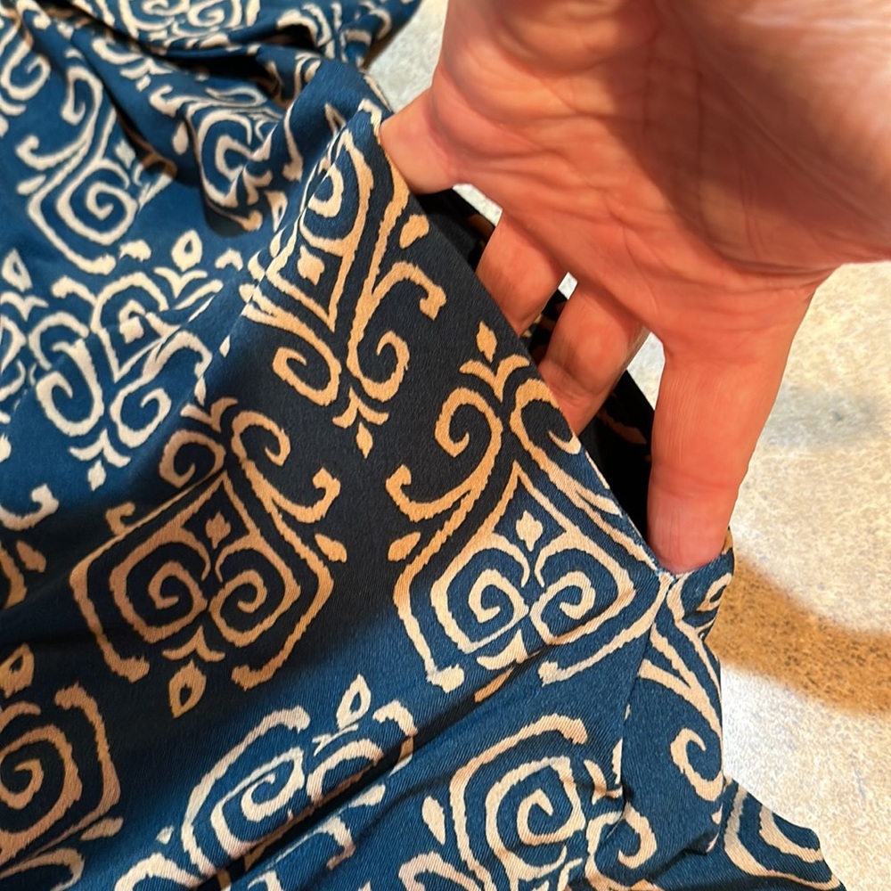 Women’s Mountain Mamas dress size sm/med - Picture 4 of 6
